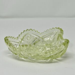 Vintage Heart Shaped Sawtooth Canary Manganese Crystal Cut Glass Candy Dish MCM